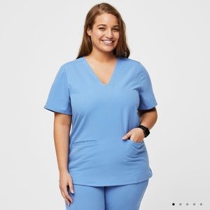 Figs Casma Three-Pocket Scrub Top in Ceil Blue